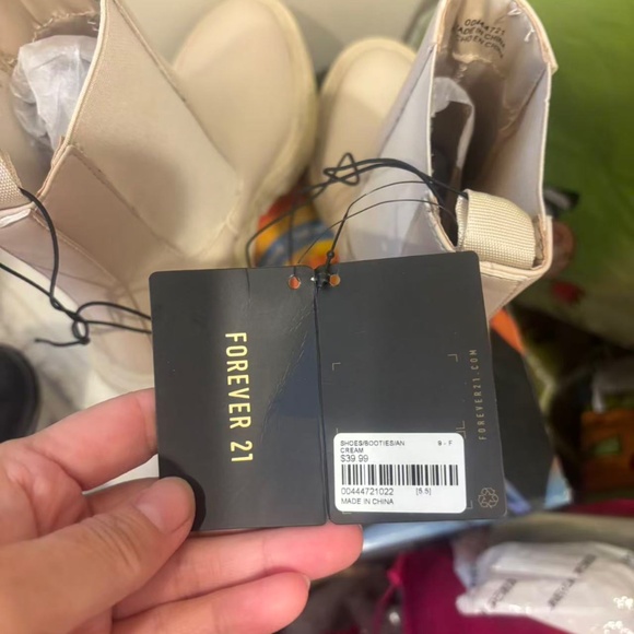 Boots - Picture 4 of 4